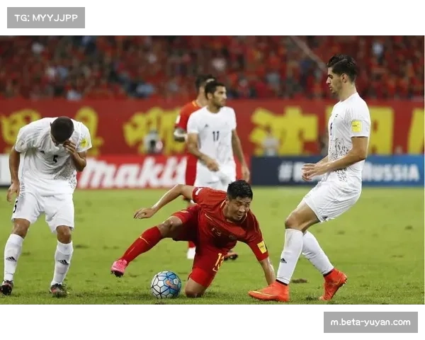 三中卫向四后卫阵型集体转型 防守体系重构成为赛季初期主题